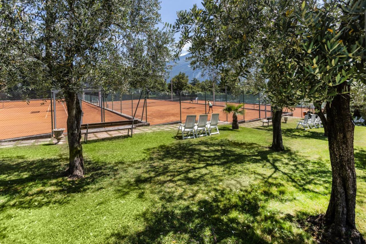 Hotel Ideal Limone sul Garda Kültér fotó